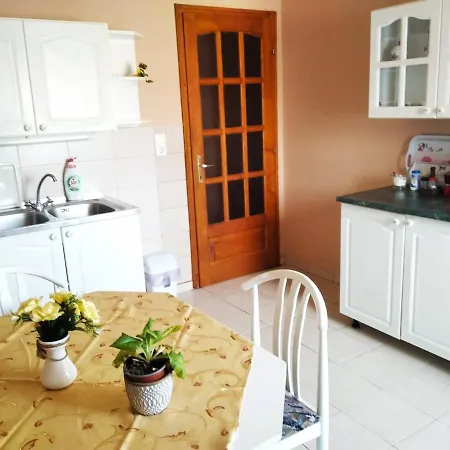 Szemi Haz Apartment *