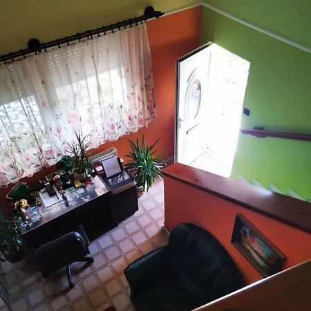 Szemi Haz Apartment
