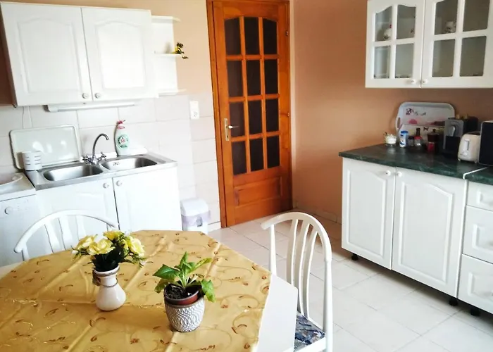 Szemi Haz Apartament *